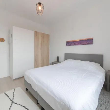 Carnac Station Sunny And Bright App By Interhome